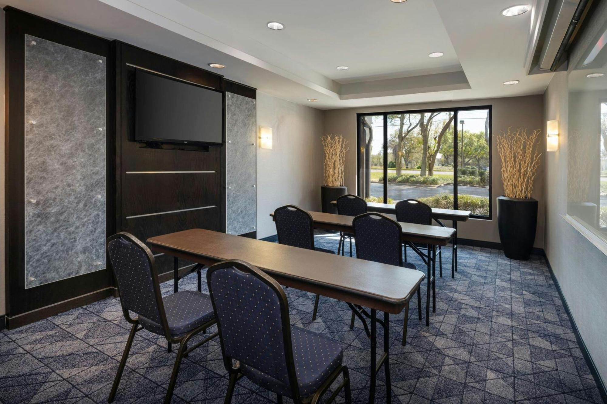 Courtyard Tampa North / I-75 Fletcher Екстериор снимка