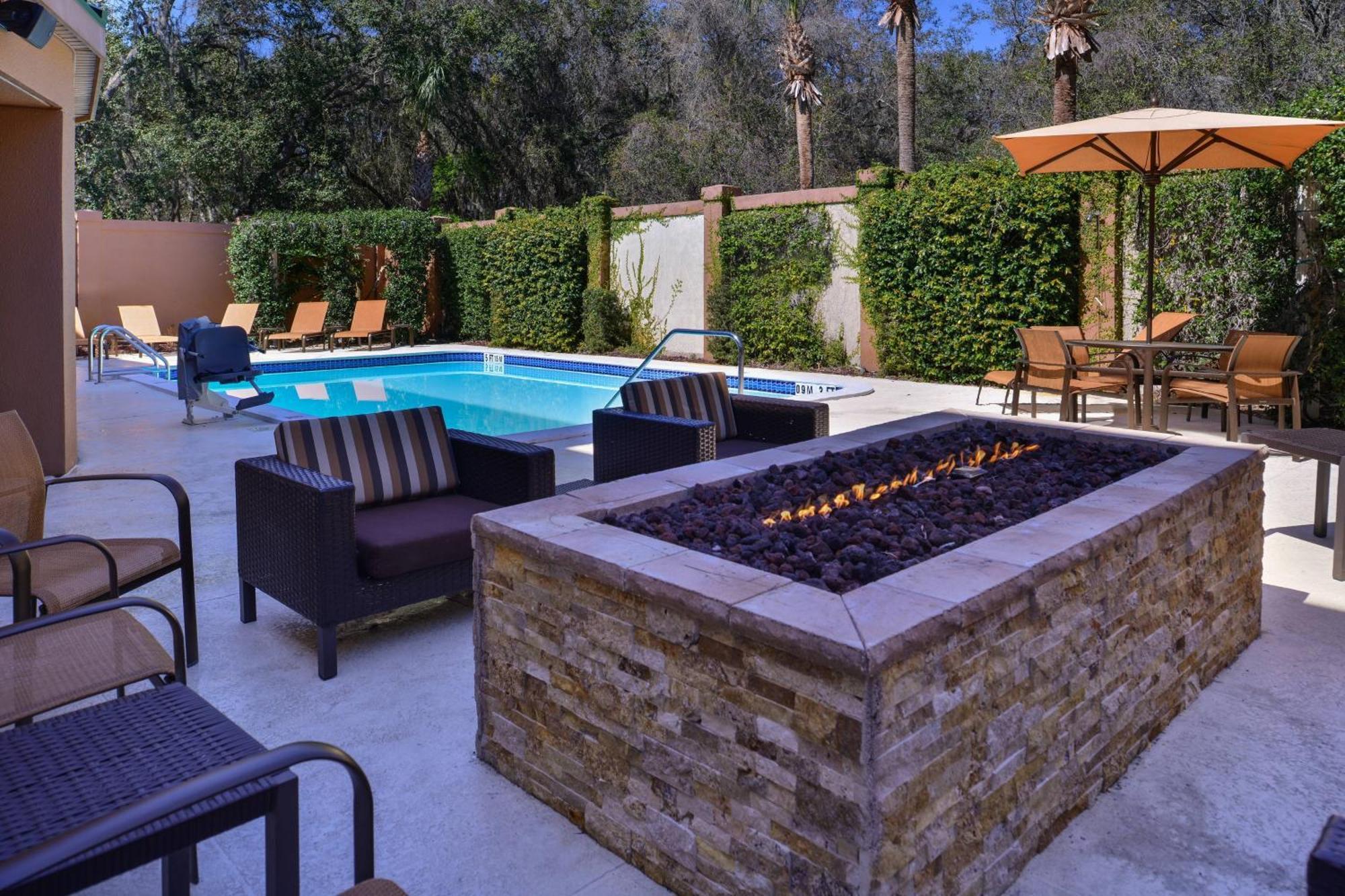 Courtyard Tampa North / I-75 Fletcher Екстериор снимка