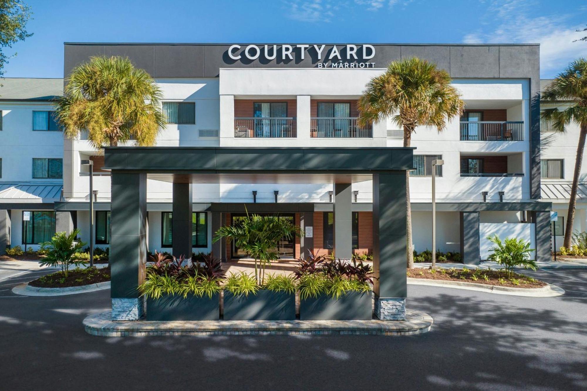 Courtyard Tampa North / I-75 Fletcher Екстериор снимка