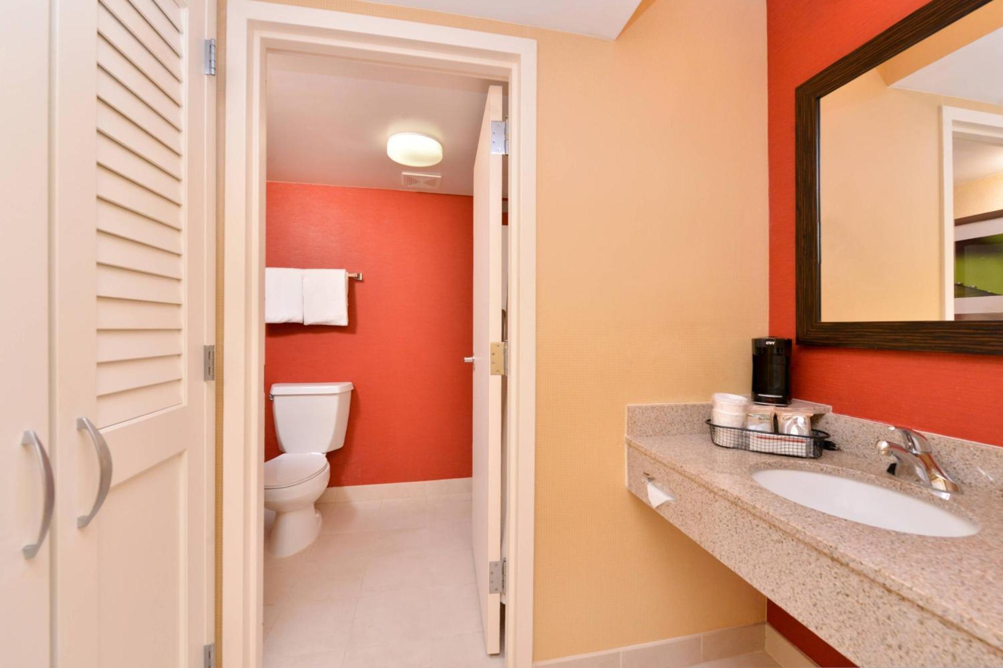 Courtyard Tampa North / I-75 Fletcher Екстериор снимка