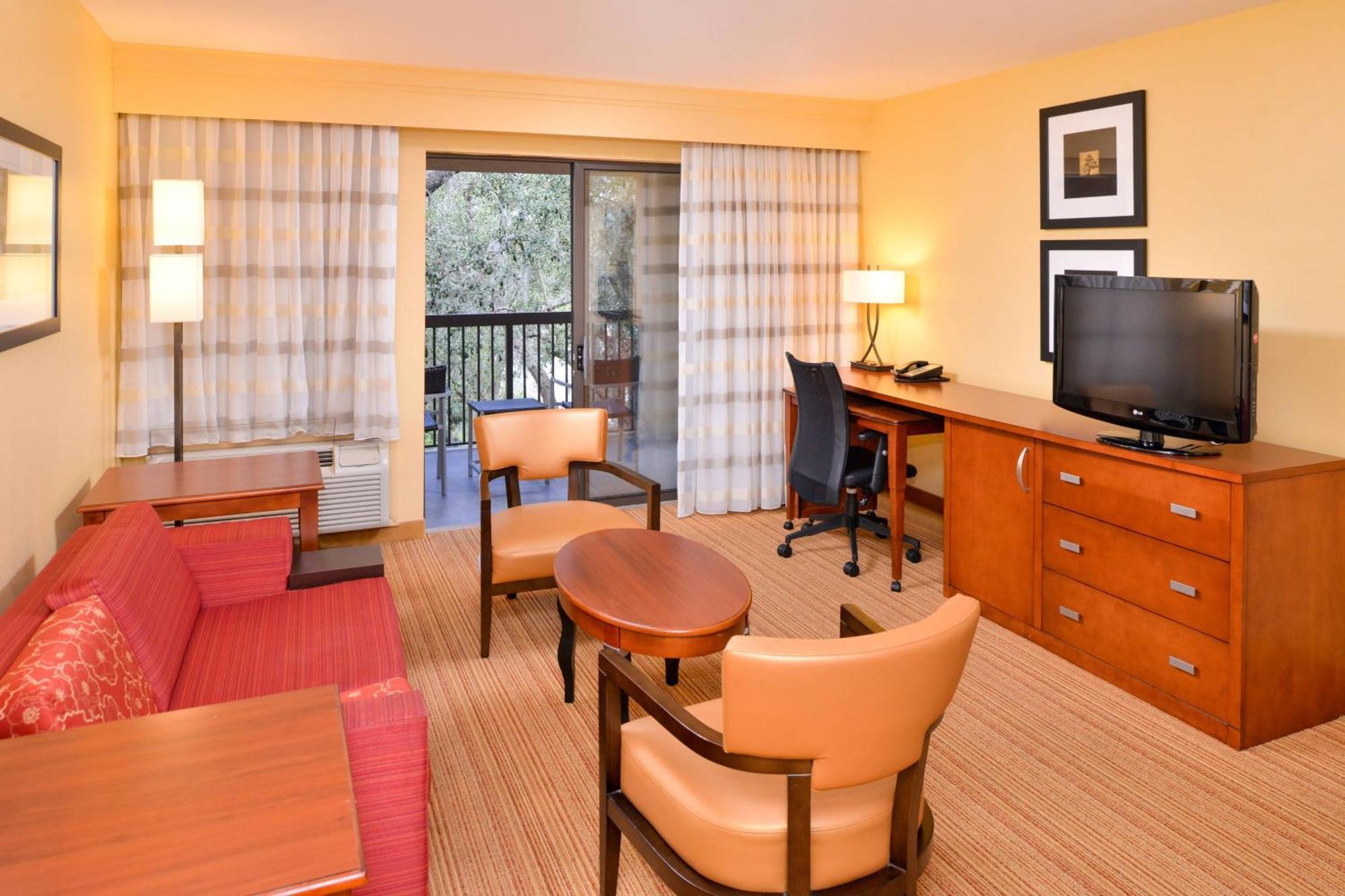 Courtyard Tampa North / I-75 Fletcher Екстериор снимка