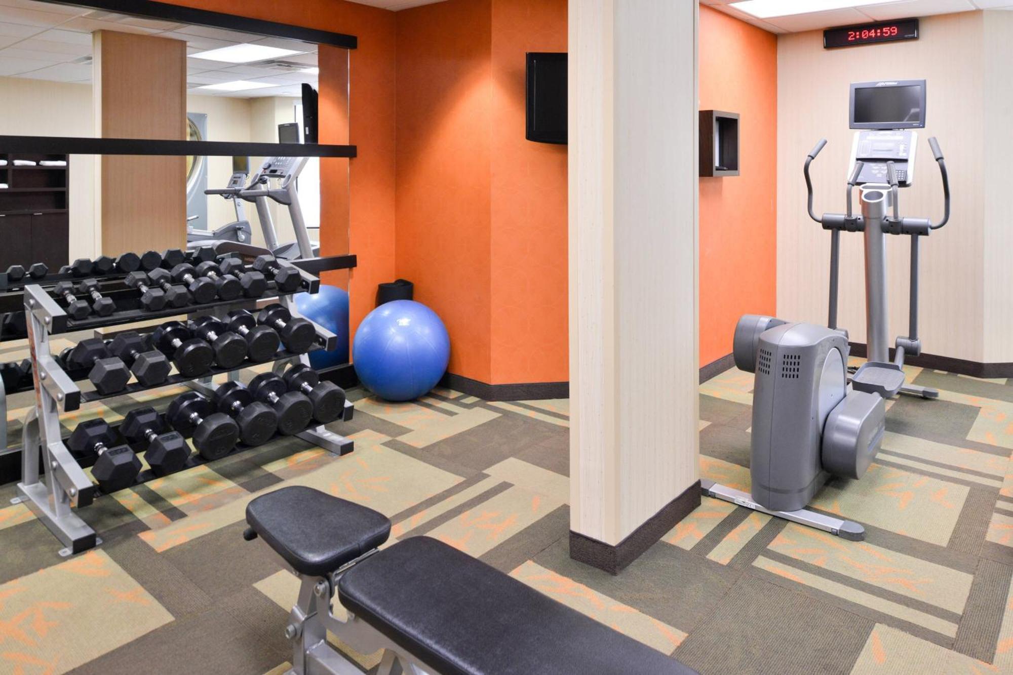 Courtyard Tampa North / I-75 Fletcher Екстериор снимка