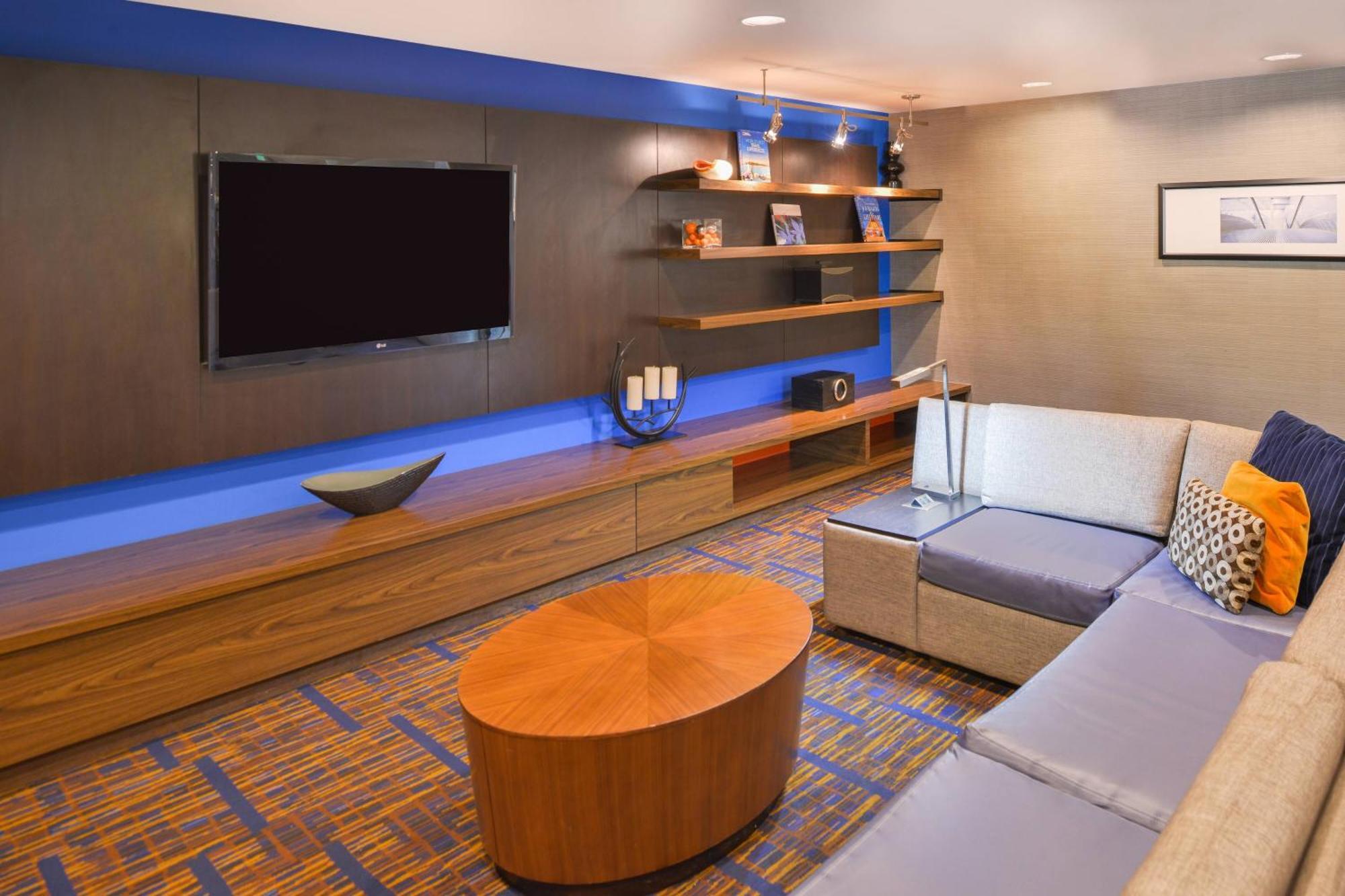 Courtyard Tampa North / I-75 Fletcher Екстериор снимка